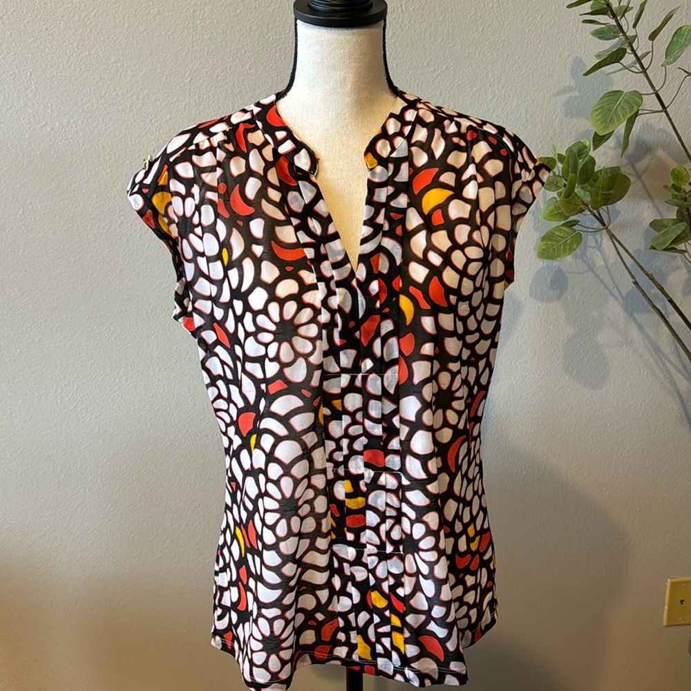 Worthington dress top. Fully-lined. Excellent used condition.